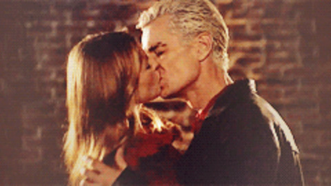 Spike e Buffy tra i 10 baci più belli delle Serie Tv