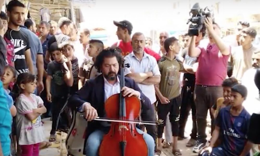 Terrorismo: ‘Combatterlo’ con la musica. Il maestro iracheno suona tra le macerie