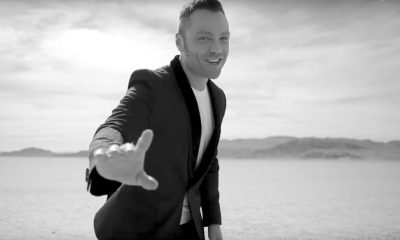 Il cantante Tiziano Ferro nel video di Potremmo Ritornare (2016).
