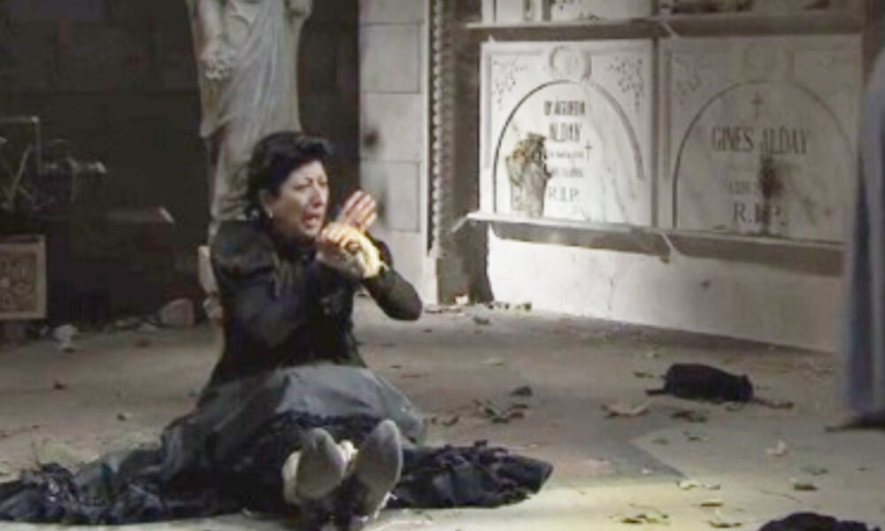 Una Vita, anticipazioni al 3 agosto: Blanca rapisce Ursula al cimitero
