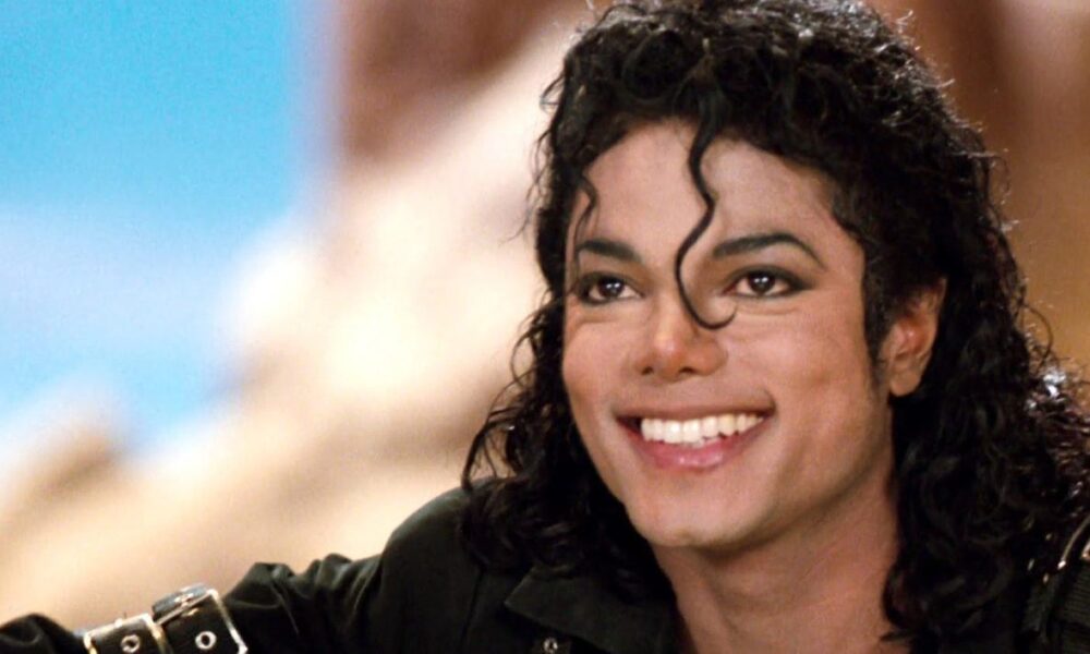 Michael Jackson, Biopic, Gogo Magazine
