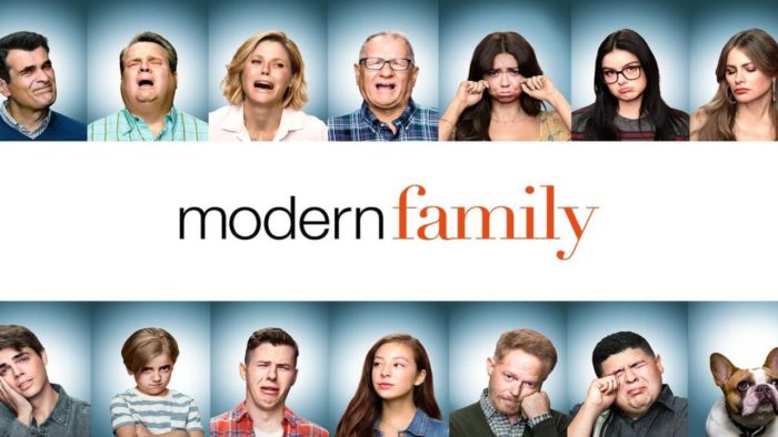 Modern Family 11 - Recensione ultima stagione+locandina della serie