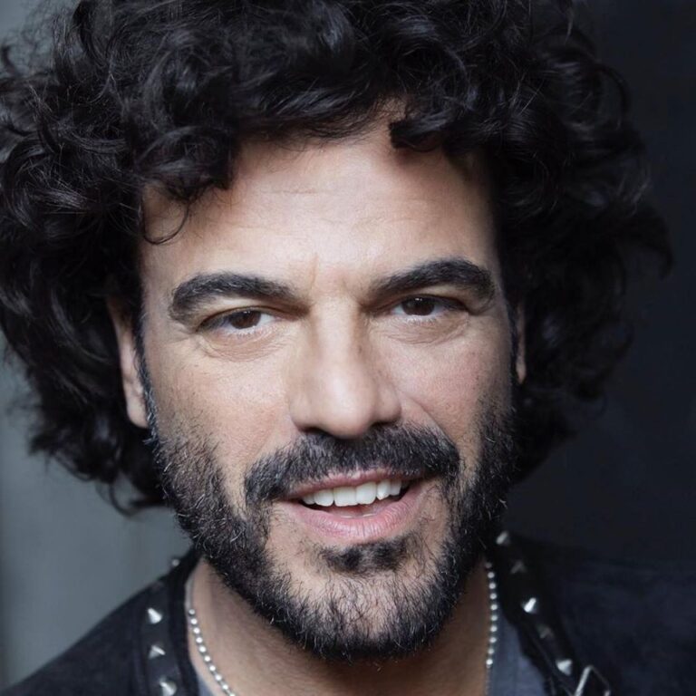 Francesco Renga Compie 52 Anni Grande Successo Per Il Cantante Italiano