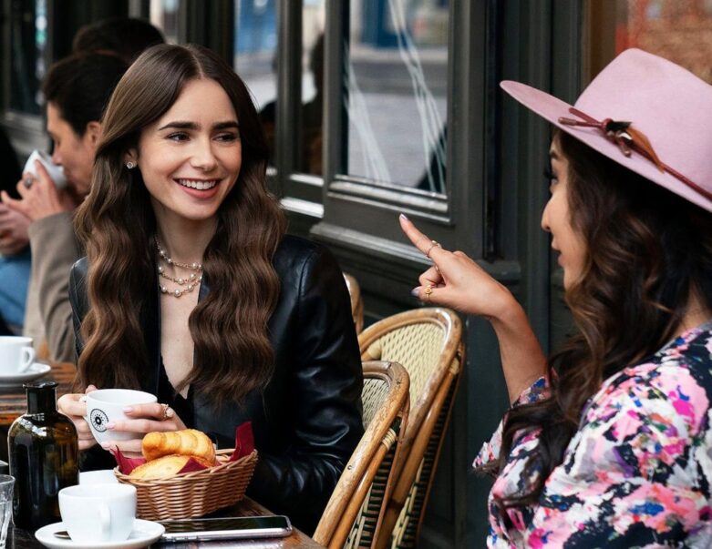 Emily in Paris 2 Lily Collins