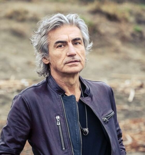 ligabue essere umano testo